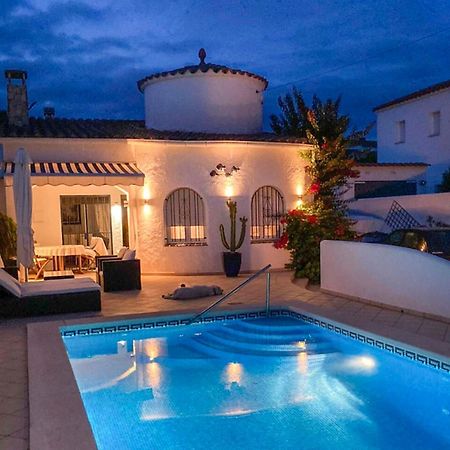 Charmante Villa Avec Piscine Dans Les Canaux Empuriabrava Exteriér fotografie