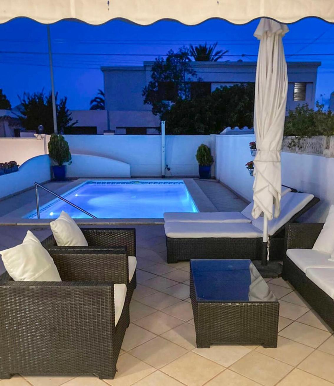 Charmante Villa Avec Piscine Dans Les Canaux Empuriabrava Exteriér fotografie