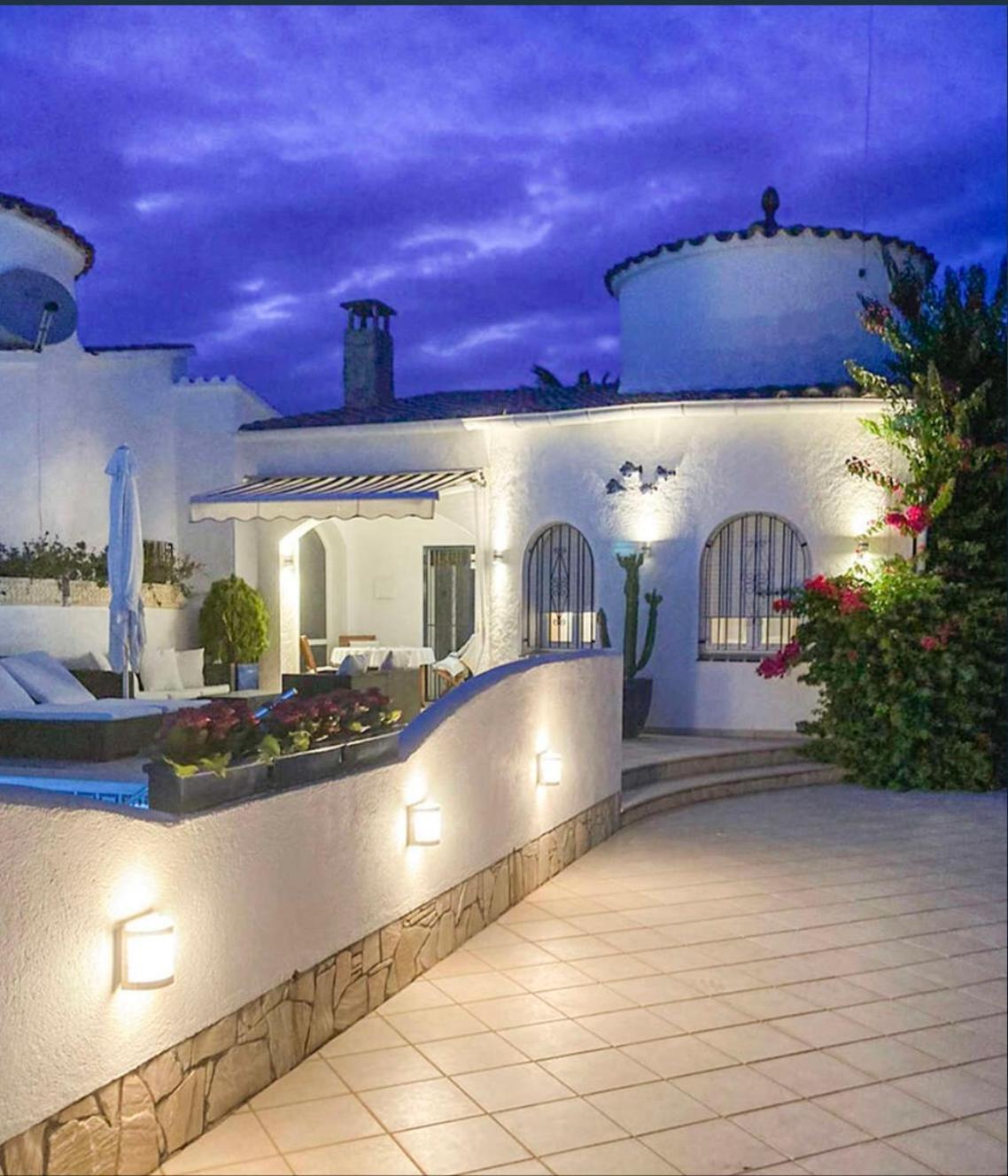 Charmante Villa Avec Piscine Dans Les Canaux Empuriabrava Exteriér fotografie
