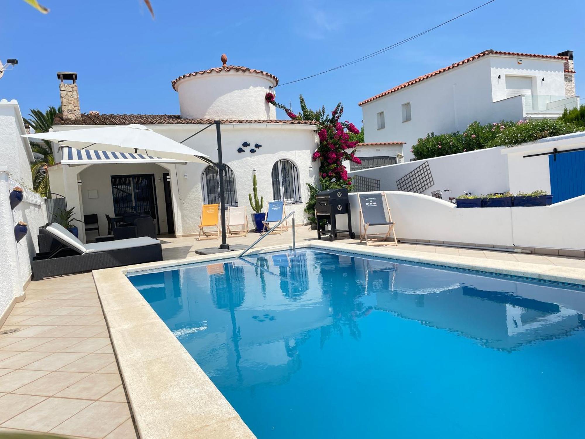Charmante Villa Avec Piscine Dans Les Canaux Empuriabrava Exteriér fotografie