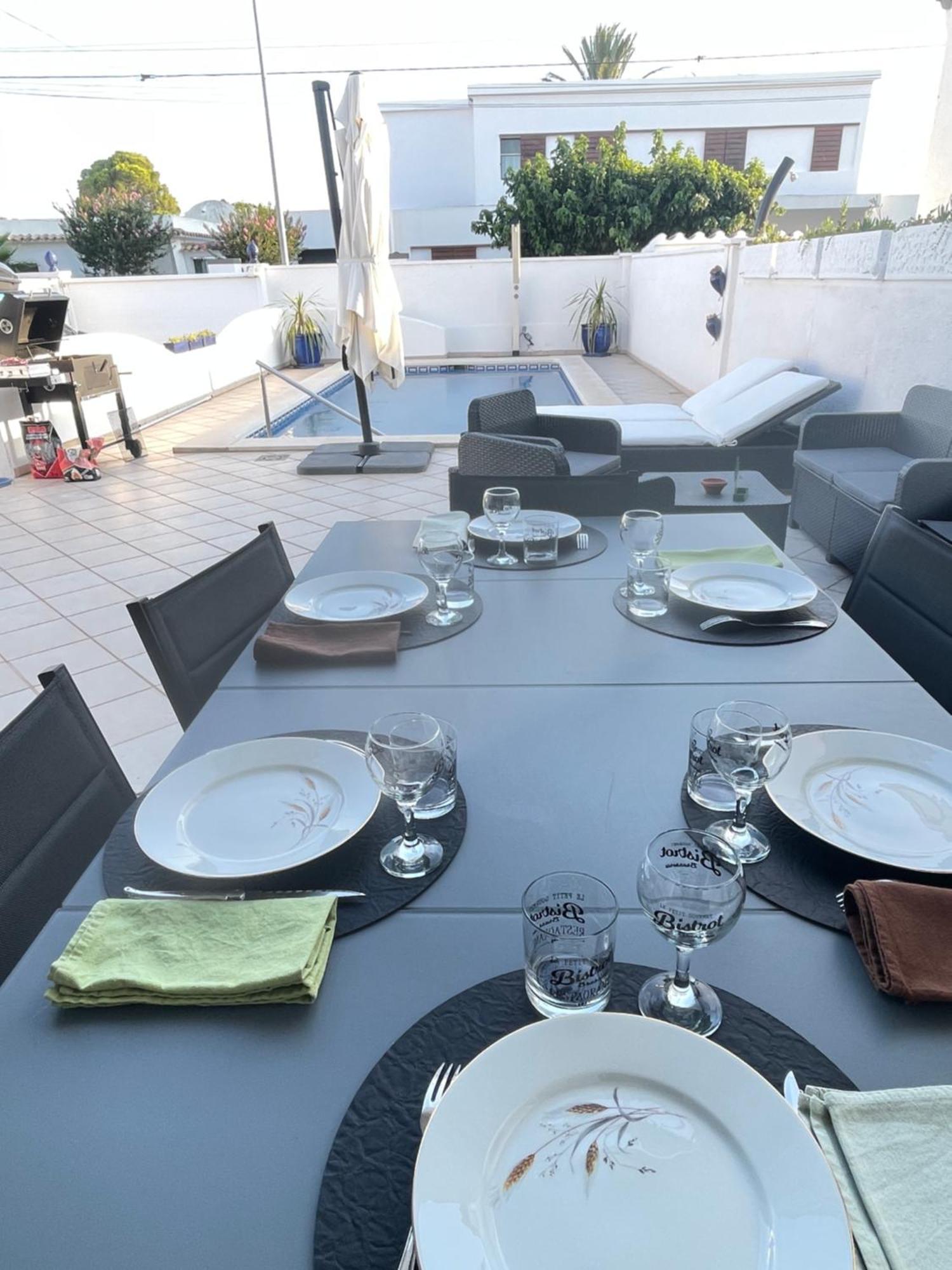 Charmante Villa Avec Piscine Dans Les Canaux Empuriabrava Exteriér fotografie